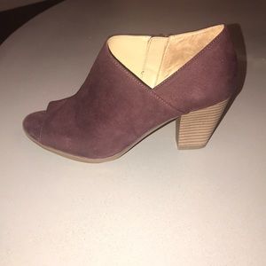 Naturalizer Burgundy Suede